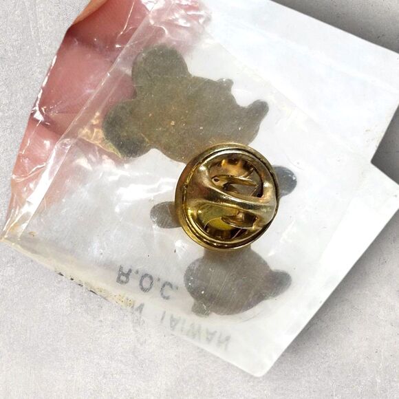 Vintage 1983 Minnie Mouse Enamel Pin NIP Disney Lapel Pin Made in Taiwan ROC - Picture 2 of 3